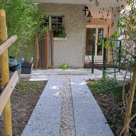 Tatil Evi With Terrace In Lush Greenery Fontaines-Saint-Martin